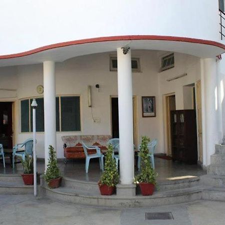 Lakshmi Guest House Дехрадун Екстериор снимка